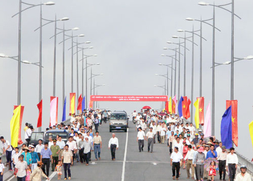 Bến Tre : Thông xe cầu Chợ Lách, khởi công cầu Tân Huề và cầu An Qui
